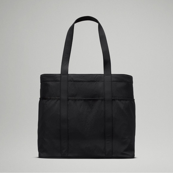 Lululemon NWT Daily Multi Pocket Tote Bag 20L - Picture 2 of 7